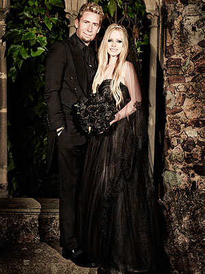 Picture borrowed from: http://img2.timeinc.net/people/i/2013/stylewatch/blog/130722/avril-lavigne-1-300x400.jpg Copyright remains that of the original owner.